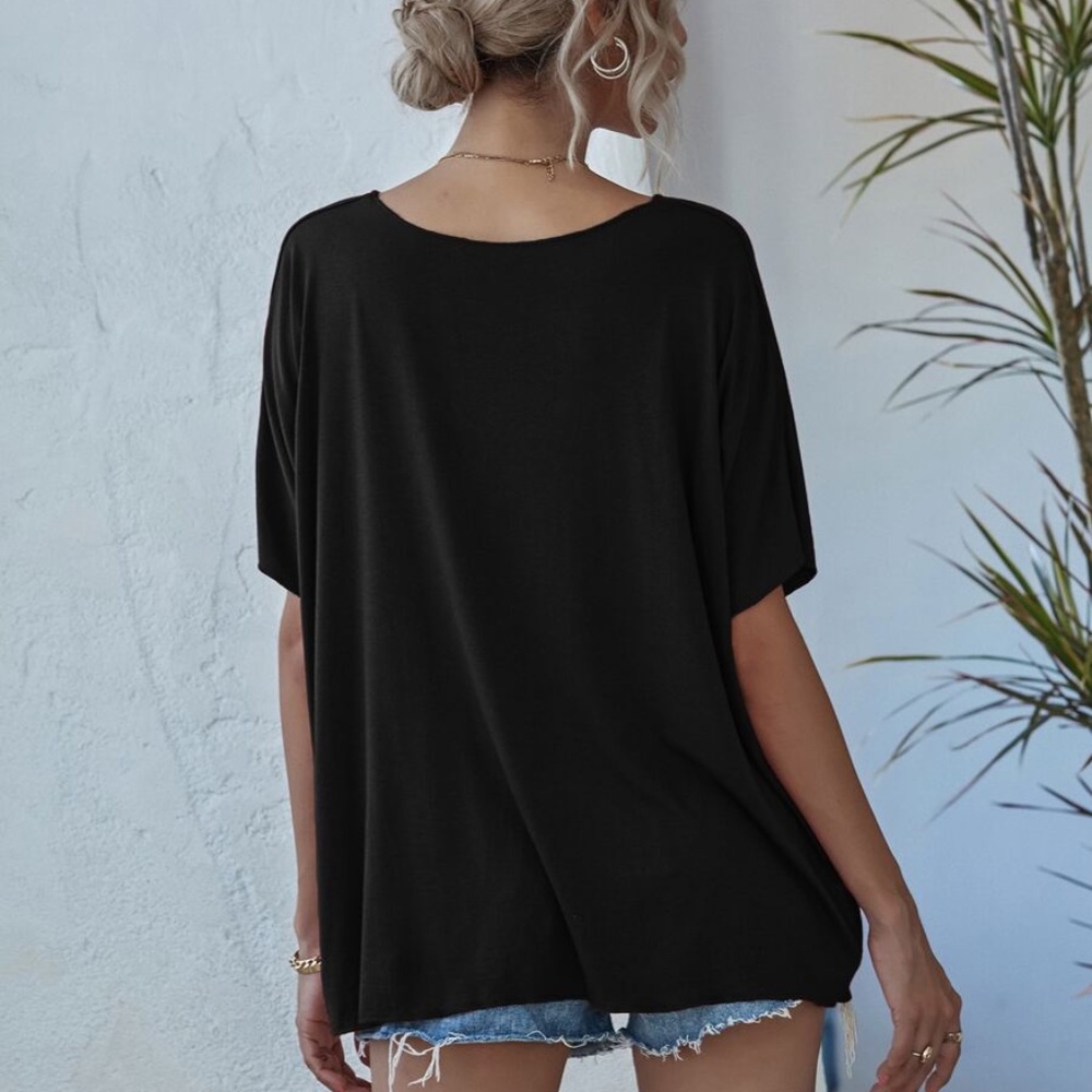 Cozy Black Batwing Sleeve Oversized Casual Top - Picture 2 of 4